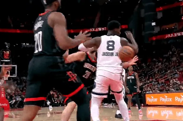 开云体育官网-申京在小贾伦身后送出妙传，助攻奥科吉打进2+1