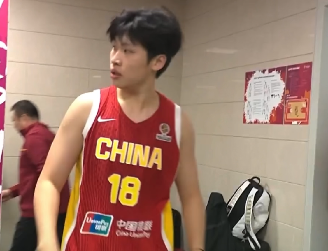 开云体育下载-胜捷克更衣室！王思雨笑开花，其余各将淡定，球队隐患还是多！