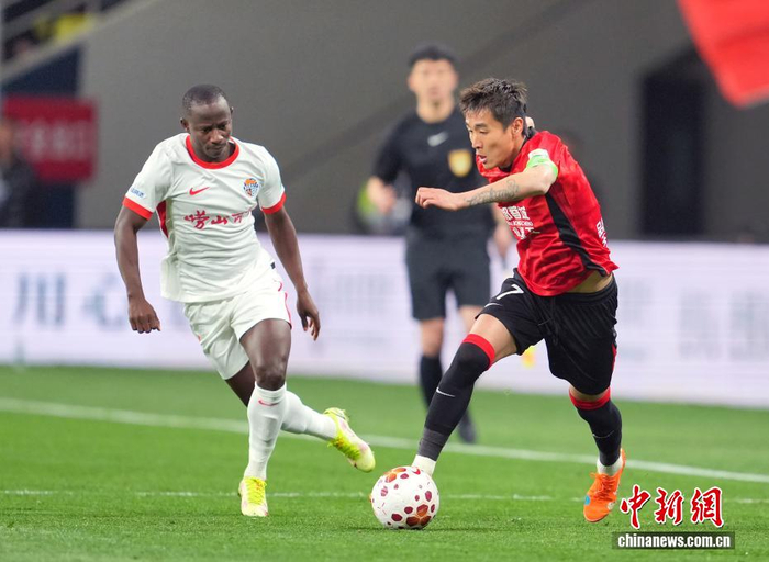 开云app下载-2026赛季中超联赛:成都蓉城队胜青岛海牛队|四川成都|中新社|拜合拉木·阿卜杜外力|韦世豪|安源_新浪体育_新浪新闻